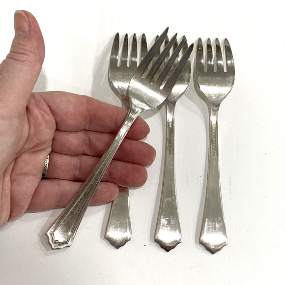 Vintage Whitby silverplate individual salad / dessert forks set of 4 circa 1931 - Picture 5 of 5